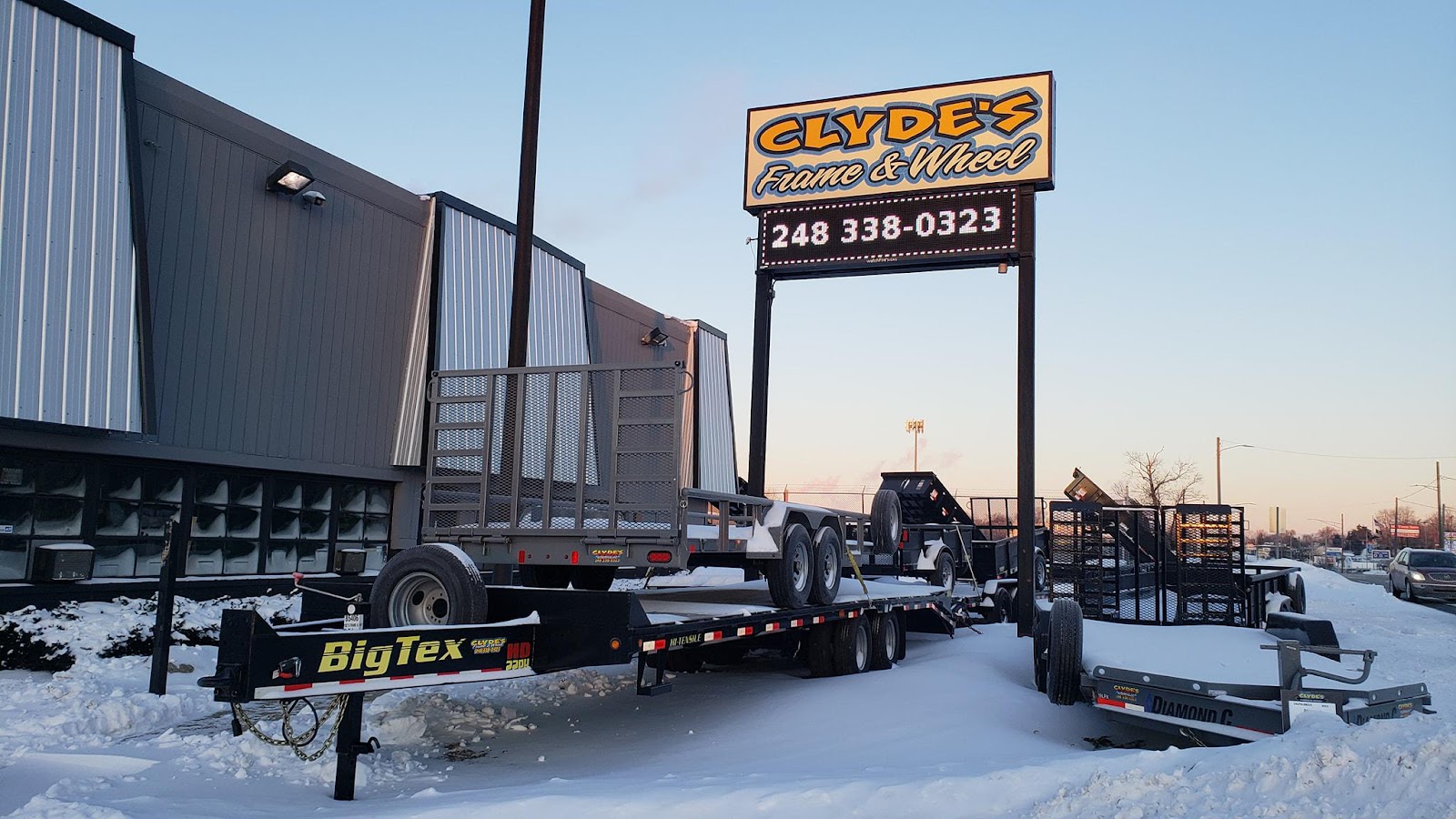 Clyde's Frame & Wheel Service, Inc in Pontiac