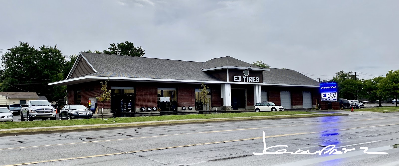 EJ Tires & Auto Center LLC. in Pontiac
