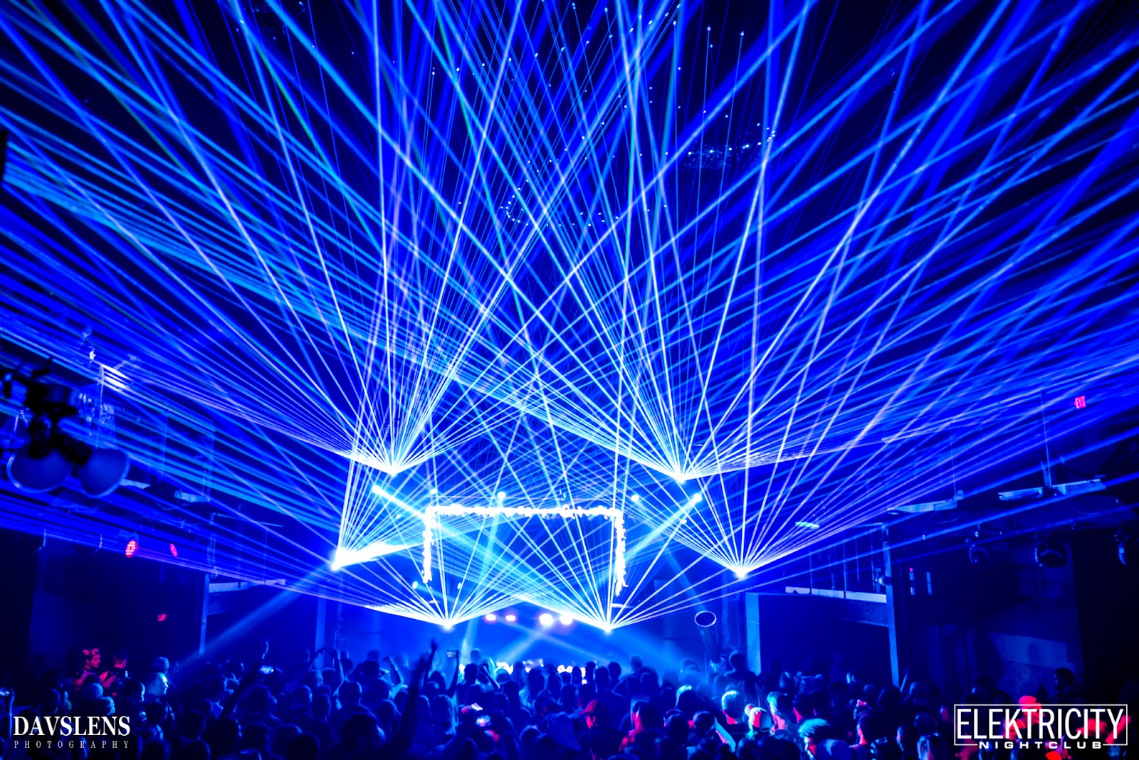 ELEKTRICITY in Pontiac
