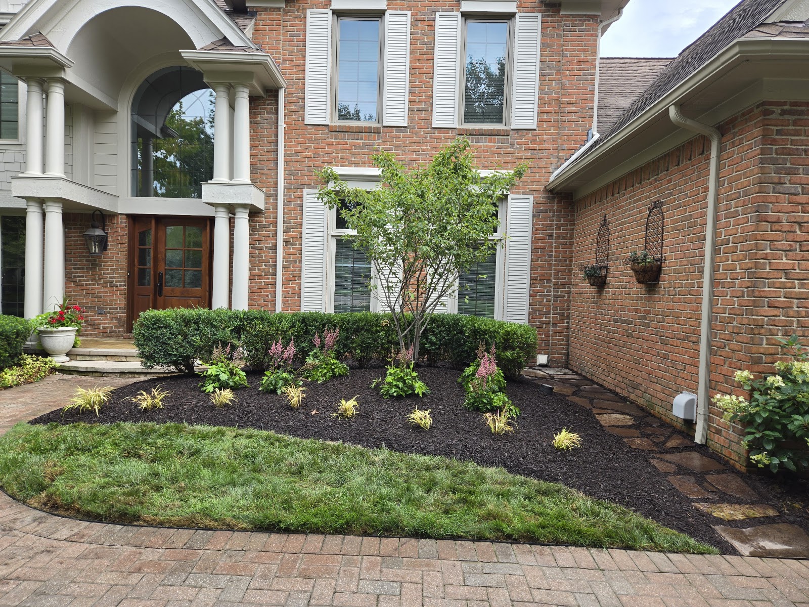 English Gardens Landscape Company in Pontiac