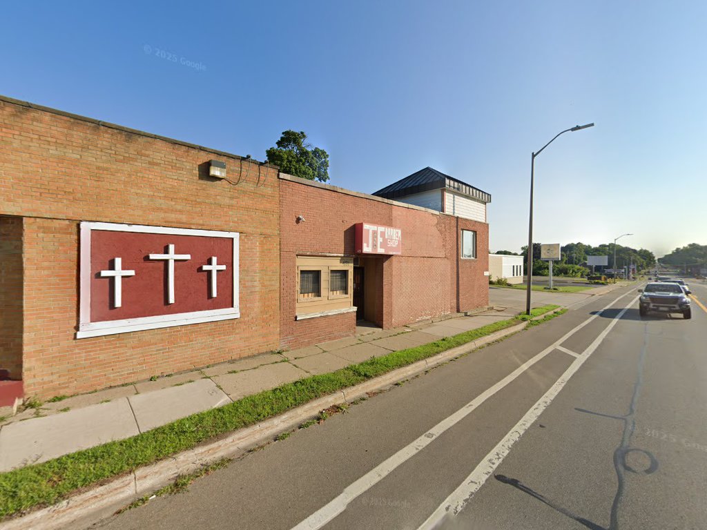 J & E Barber Shop in Pontiac