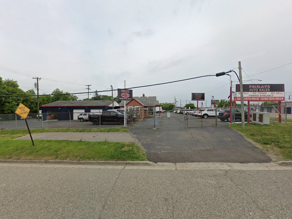 Macks Auto Sales (location 2) in Pontiac
