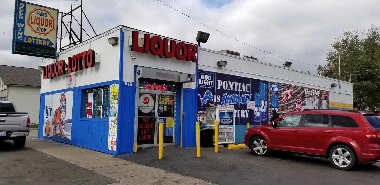Sam's Liquor Stop — photo